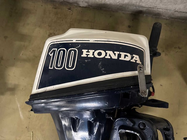 Honda - 4-takt - 10 pk - buitenboordmotor - afbeelding 3 van  7