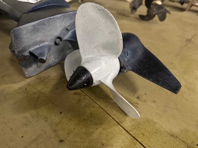 Honda - 4-takt - 10 pk - buitenboordmotor - afbeelding 7 van  7