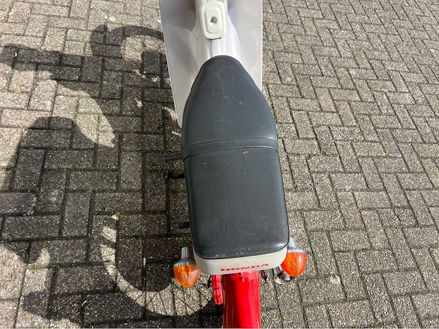 Honda - c 50 - brommer -1977 - afbeelding 5 van  23