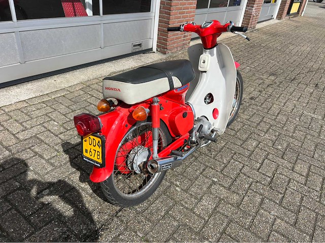 Honda - c 50 - brommer -1977 - afbeelding 11 van  23