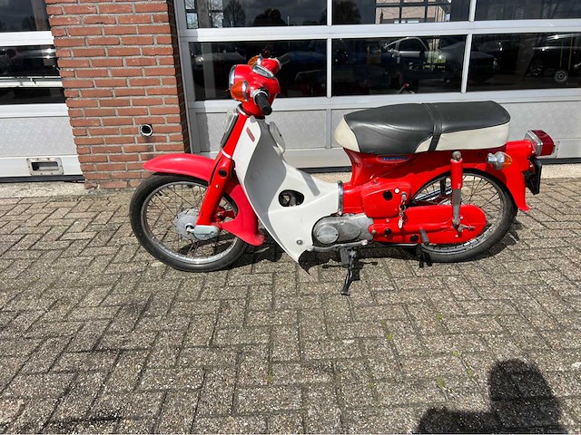 Honda - c 50 - brommer -1977 - afbeelding 12 van  23