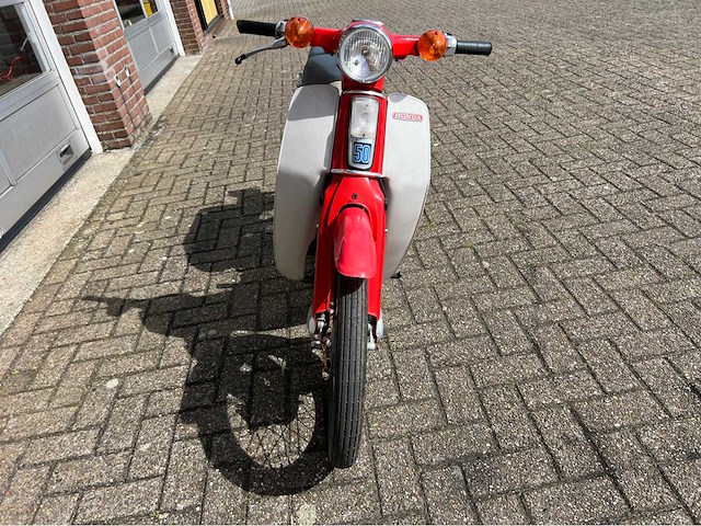 Honda - c 50 - brommer -1977 - afbeelding 17 van  23