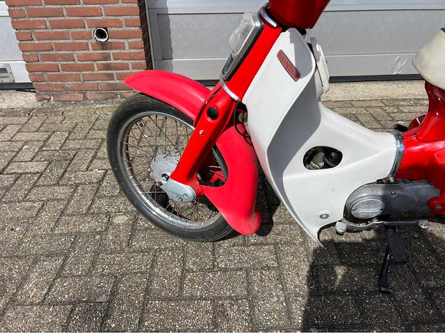 Honda - c 50 - brommer -1977 - afbeelding 20 van  23