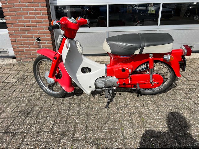 Honda - c 50 - brommer -1977 - afbeelding 21 van  23