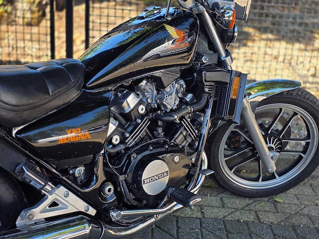 Honda - chopper - vf 500c v30 magna - 1984 - mn-30-dr - motorfiets - afbeelding 2 van  13