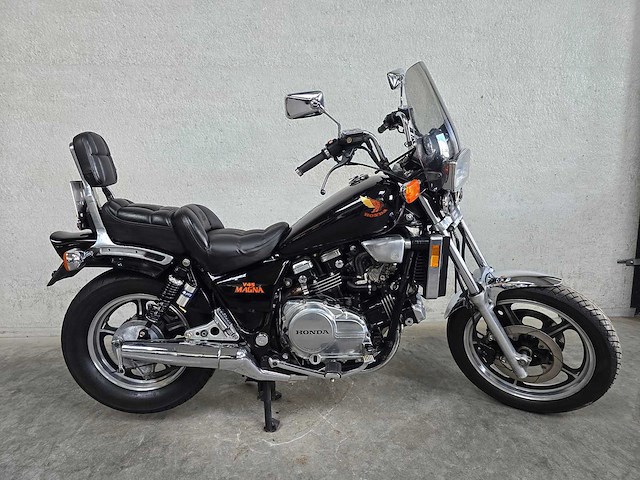 Honda - chopper - vf 750c magna - motorfiets mh79nz - afbeelding 4 van  7