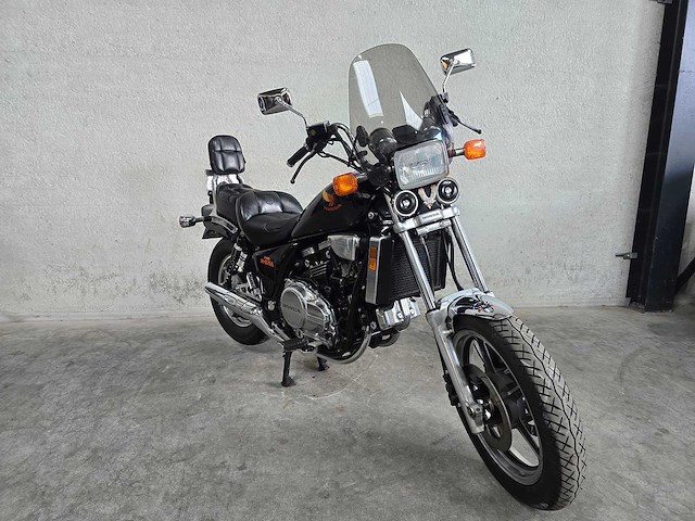 Honda - chopper - vf 750c magna - motorfiets mh79nz - afbeelding 1 van  7