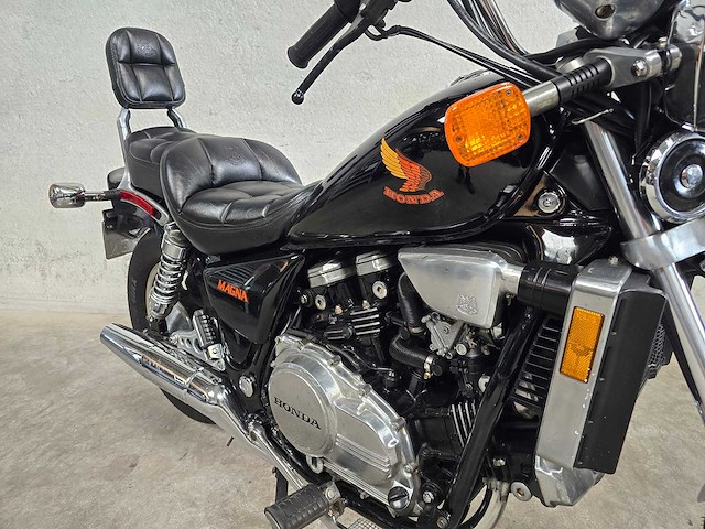 Honda - chopper - vf 750c magna - motorfiets ml09gn - afbeelding 6 van  9
