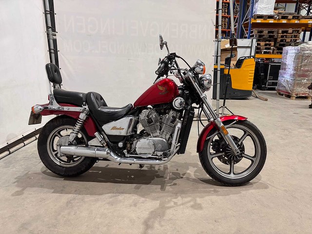 Honda - chopper - vt 700c shadow - motorfiets - afbeelding 11 van  16