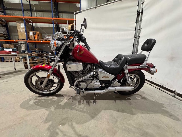 Honda - chopper - vt 700c shadow - motorfiets - afbeelding 12 van  16