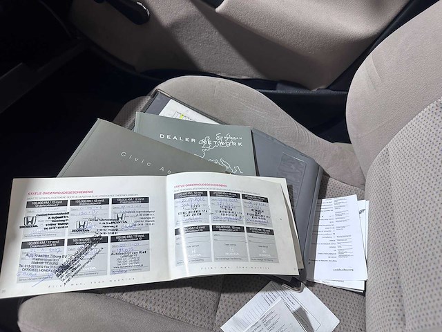 Honda - civic aerodeck - 1.5i vtec-e - zh-dh-99 - afbeelding 9 van  17