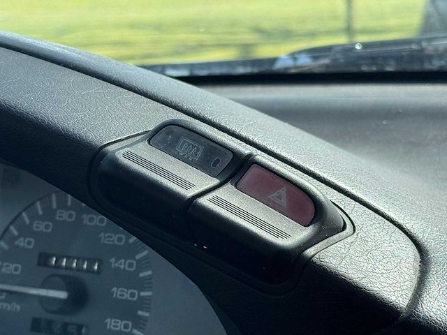 Honda - crx - 1997 - personenauto - afbeelding 6 van  18