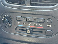 Honda - crx - 1997 - personenauto - afbeelding 7 van  18