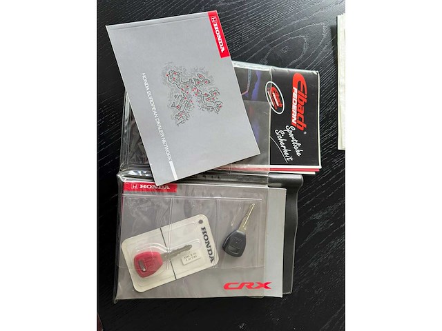 Honda - crx - 1997 - personenauto - afbeelding 10 van  18