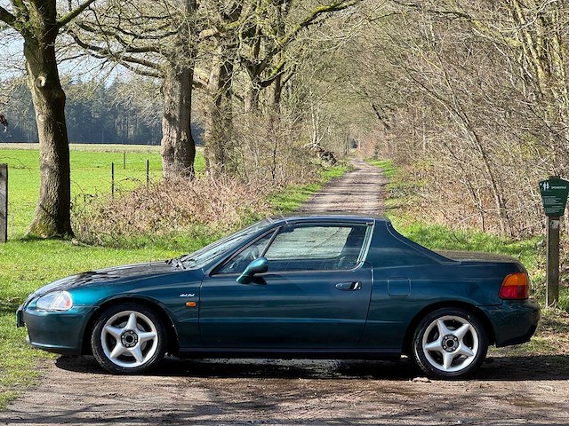 Honda - crx - 1997 - personenauto - afbeelding 12 van  18