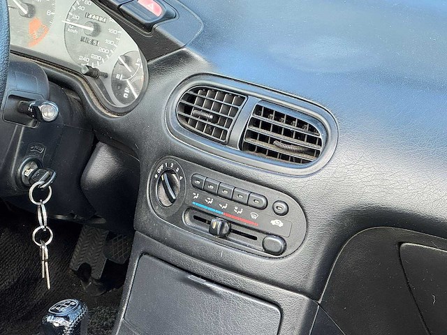 Honda - crx - 1997 - personenauto - afbeelding 5 van  18