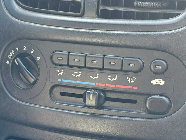 Honda - crx - 1997 - personenauto - afbeelding 7 van  18