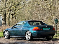 Honda - crx - 1997 - personenauto - afbeelding 12 van  18