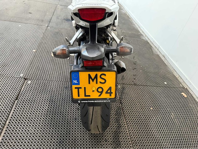 Honda - fireblade - sport - motorfiets - 2008 - afbeelding 8 van  17