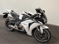 Honda - fireblade - sport - motorfiets - 2008 - afbeelding 12 van  17
