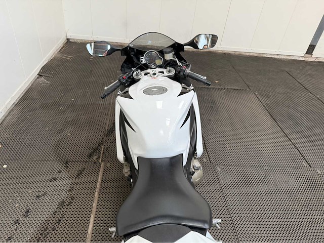 Honda - fireblade - sport - motorfiets - 2008 - afbeelding 15 van  17