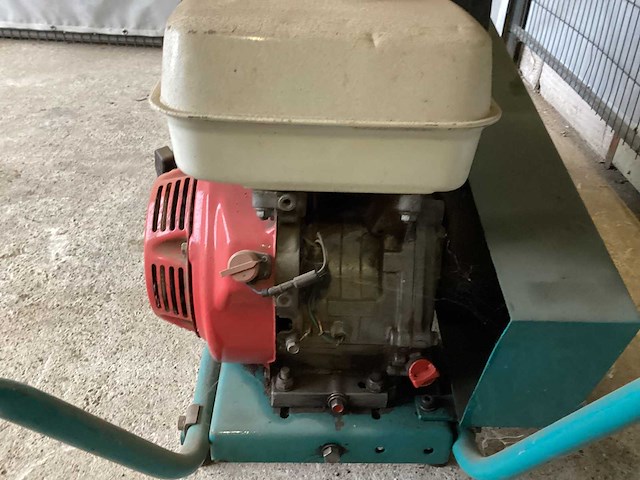 Honda - gx270 - tuinhakselaar - afbeelding 5 van  9