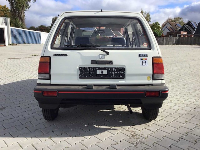 Honda - jazz - personenauto - oldtimer - afbeelding 24 van  29