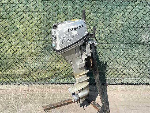 Honda - langstaart - 9,9 pk - 4-takt - buitenboordmotor - afbeelding 1 van  2