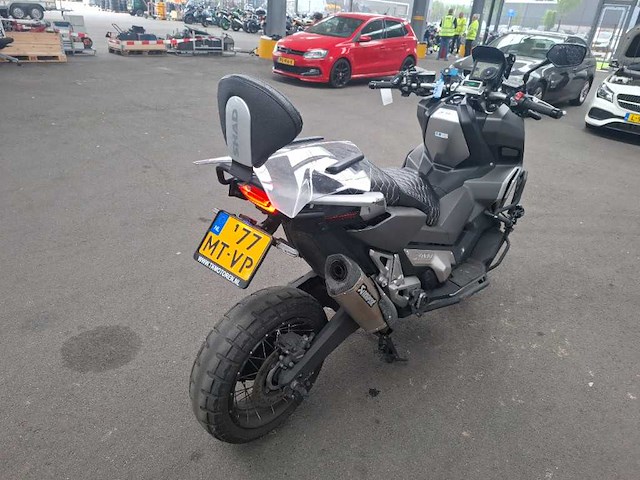 Honda - nc 750 x-adv - motorfiets - afbeelding 6 van  7