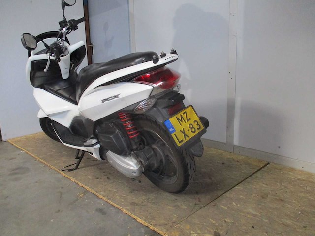 Honda - scooter - pcx 125 - motorcycle - afbeelding 2 van  10