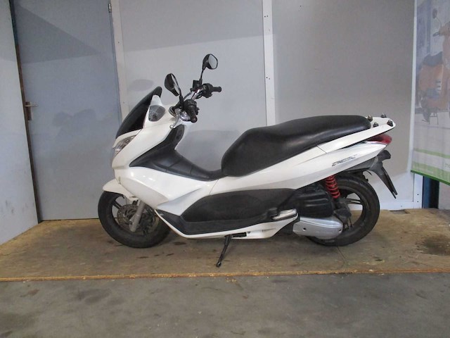 Honda - scooter - pcx 125 - motorcycle - afbeelding 1 van  10