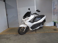 Honda - scooter - pcx 125 - motorcycle - afbeelding 3 van  10