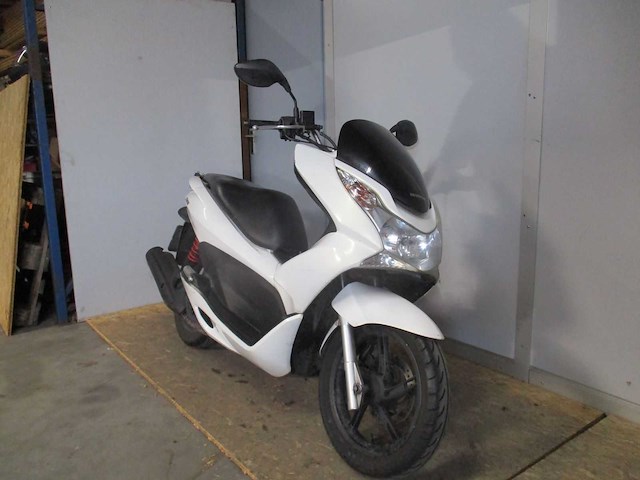 Honda - scooter - pcx 125 - motorcycle - afbeelding 6 van  10