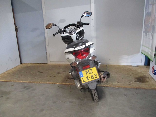 Honda - scooter - pcx 125 - motorcycle - afbeelding 9 van  10