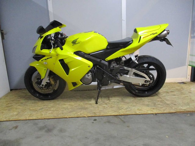 Honda - sport motorfiets - cbr 600rr - motorfiets - afbeelding 1 van  15