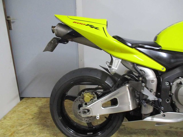 Honda - sport motorfiets - cbr 600rr - motorfiets - afbeelding 1 van  6