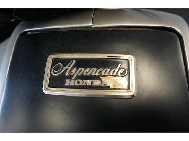 Honda - tour - gl 1200 aspencade - motorcycle - afbeelding 10 van  22
