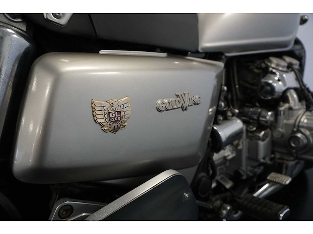 Honda - tour - gl 1200 aspencade - motorcycle - afbeelding 11 van  22