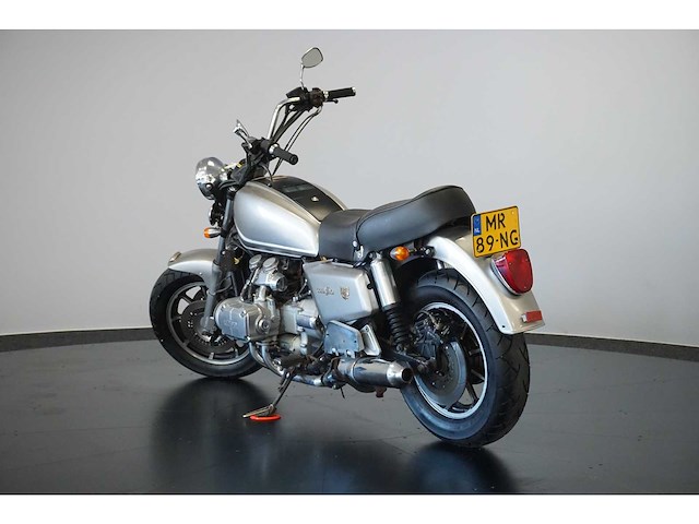 Honda - tour - gl 1200 aspencade - motorcycle - afbeelding 21 van  22