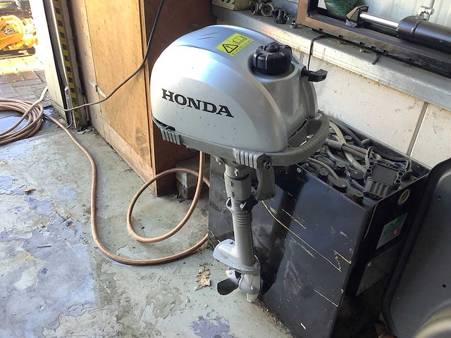 Honda 2,3 buitenboordmotor - afbeelding 2 van  4