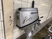 Honda 4 stroke - 8 pk - buitenboordmotor - afbeelding 2 van  6