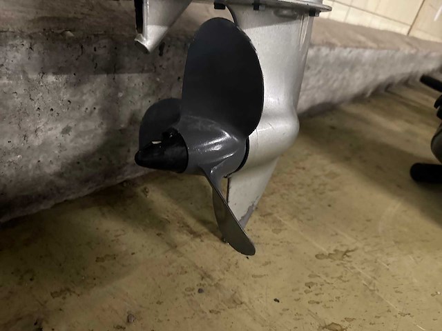 Honda 4 stroke - 8 pk - buitenboordmotor - afbeelding 6 van  6