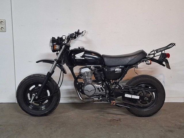 Honda ape 50 pgm efi 45km schakelbrommer schakelbromfiets - afbeelding 1 van  6