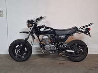 Honda ape 50 pgm efi 45km schakelbrommer schakelbromfiets - afbeelding 1 van  6