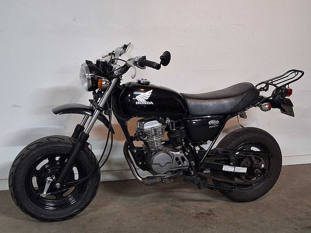 Honda ape 50 pgm efi 45km schakelbrommer schakelbromfiets - afbeelding 2 van  6