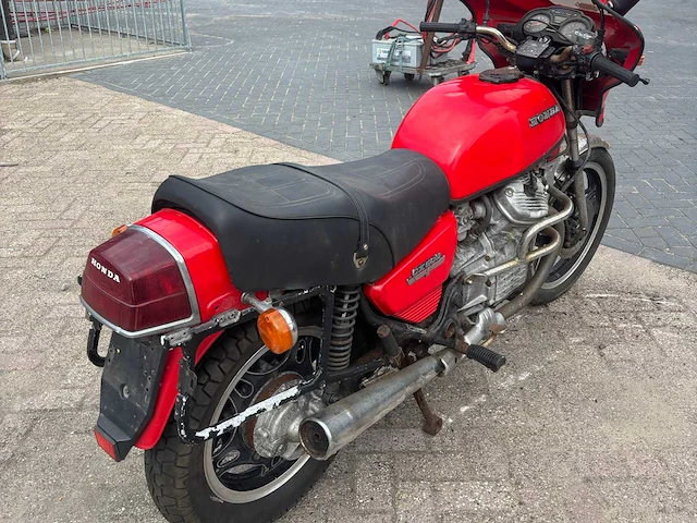 Honda cx 500 motorfiets schuurvondst - afbeelding 5 van  11