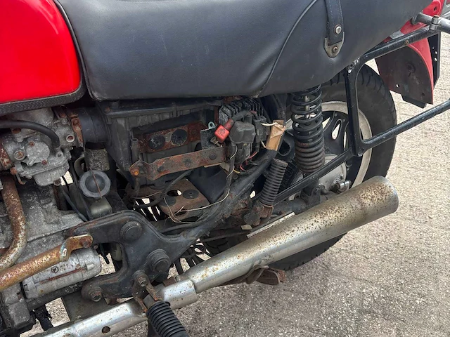 Honda cx 500 motorfiets schuurvondst - afbeelding 9 van  11