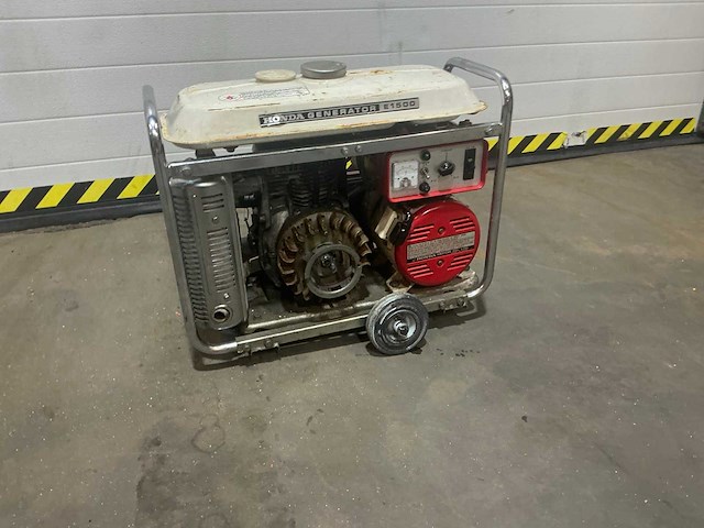 Honda e1500 stroomgenerator - afbeelding 1 van  8