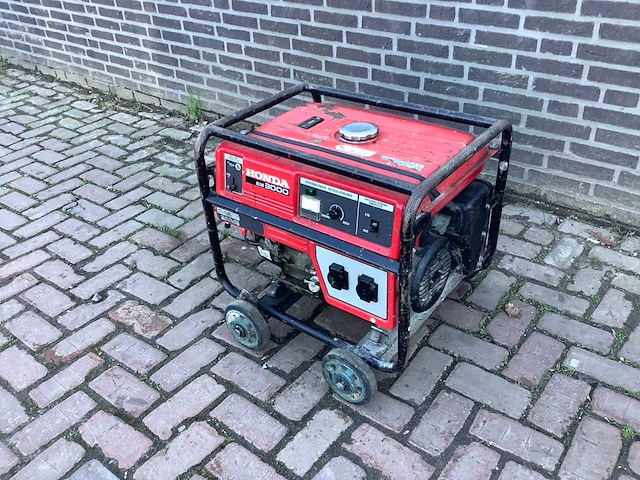 Honda em 3000 stroomgenerator - afbeelding 1 van  3