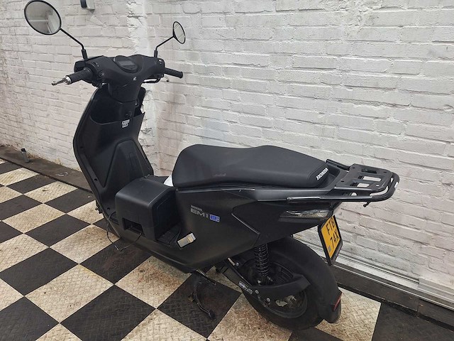 Honda em1 45 km elektrische bromscooter - afbeelding 3 van  7